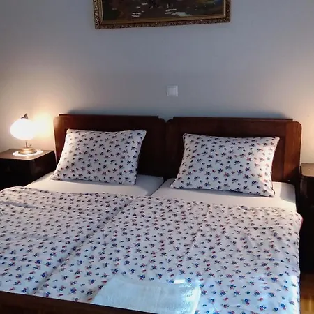 Vikendica Pocitniska Hisa *