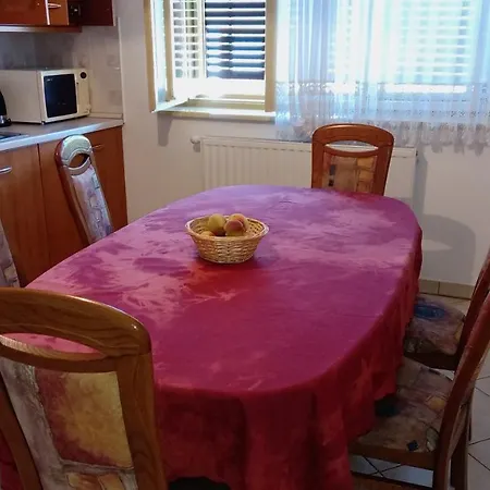 Pocitniska Hisa * Kog