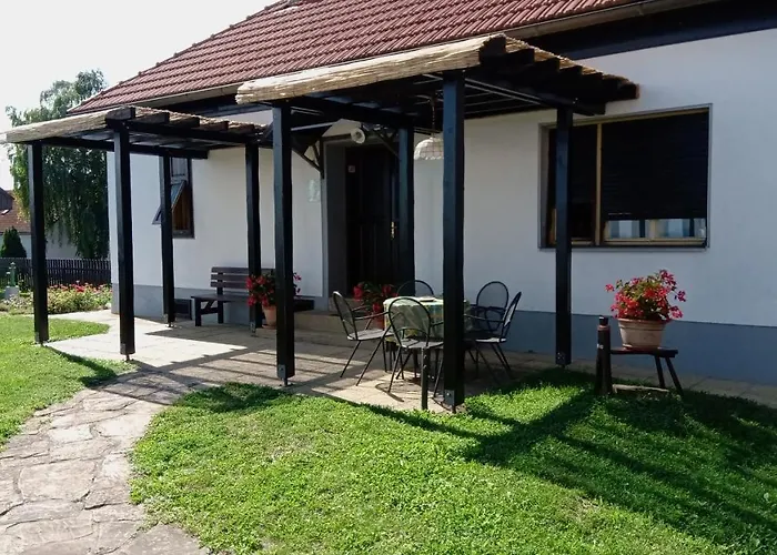 펜션 Pocitniska Hisa