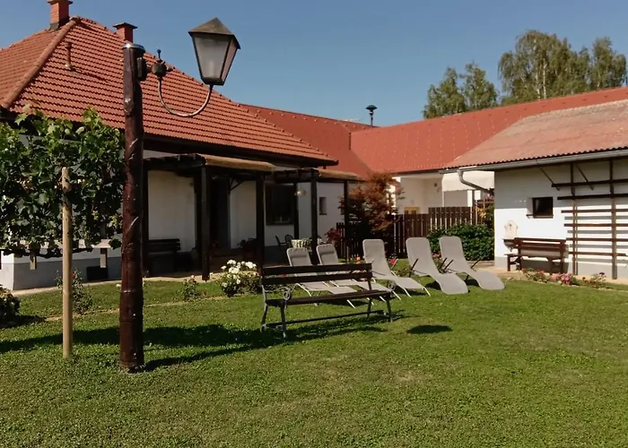 Pocitniska Hisa 펜션 Kog