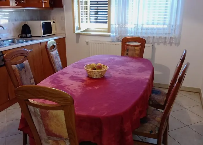 Pocitniska Hisa * Kog